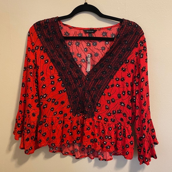 Express Floral V-Neck NWT - Picture 1 of 4